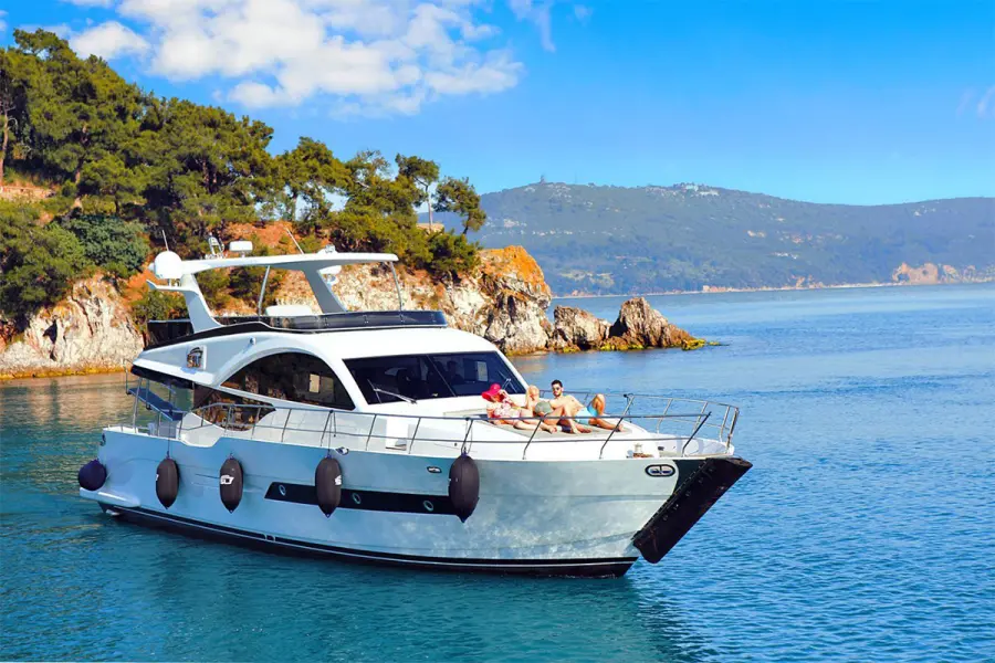 VIP Private Yacht Tour in Alanya | Sea & Cave Tour with Customizable Route